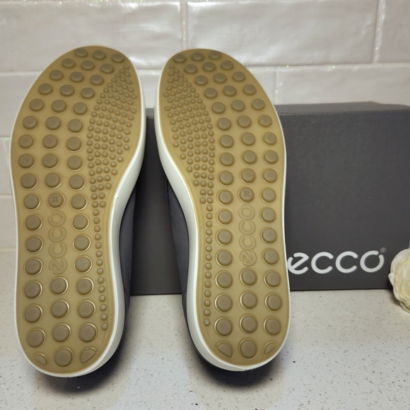 New Women's ECCO Soft 7 Low Ankle Bootie, Color Dark Shadow - Picture 6 of 8